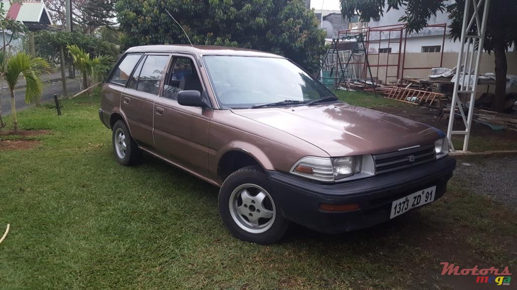 1991' Toyota Corolla photo #2