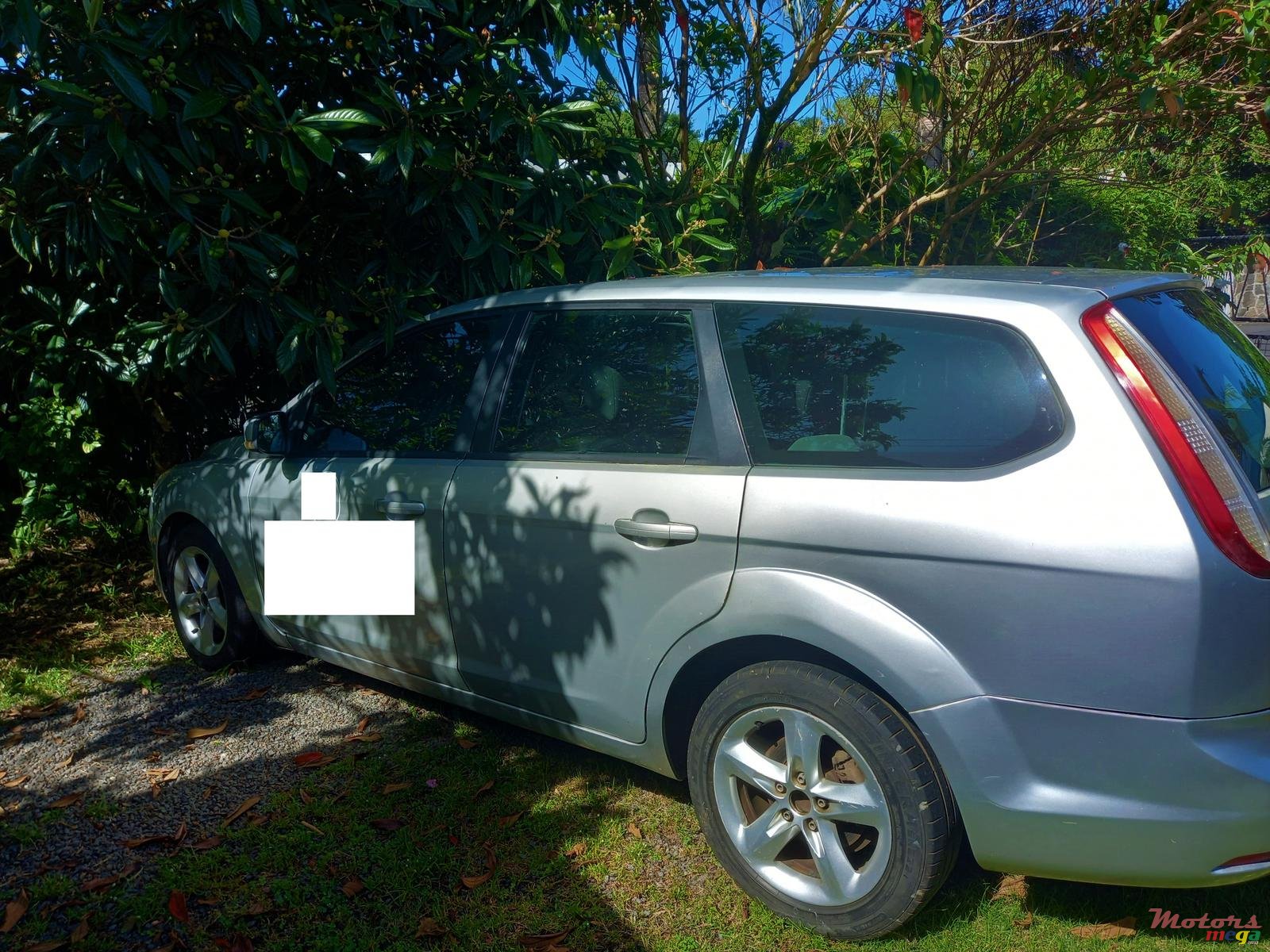 2009' Ford Focus photo #1