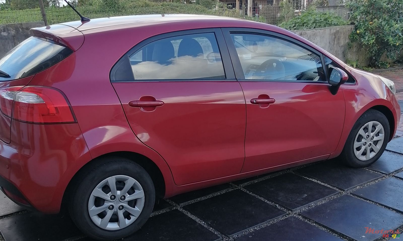 2011' Kia Rio photo #1