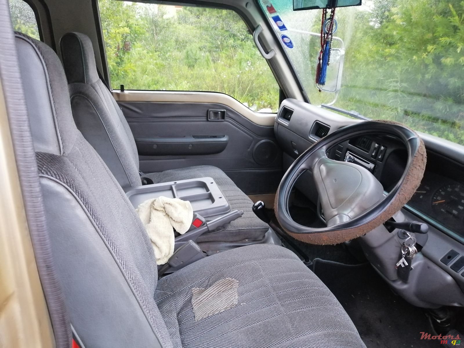 1998' Nissan Urvan photo #2