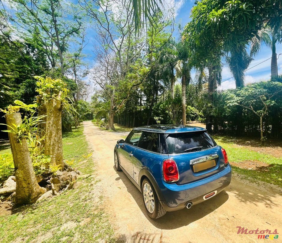 2015' MINI Cooper photo #3