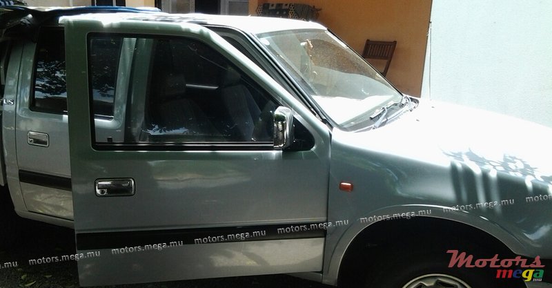 2000' Isuzu lsuzu LS photo #4