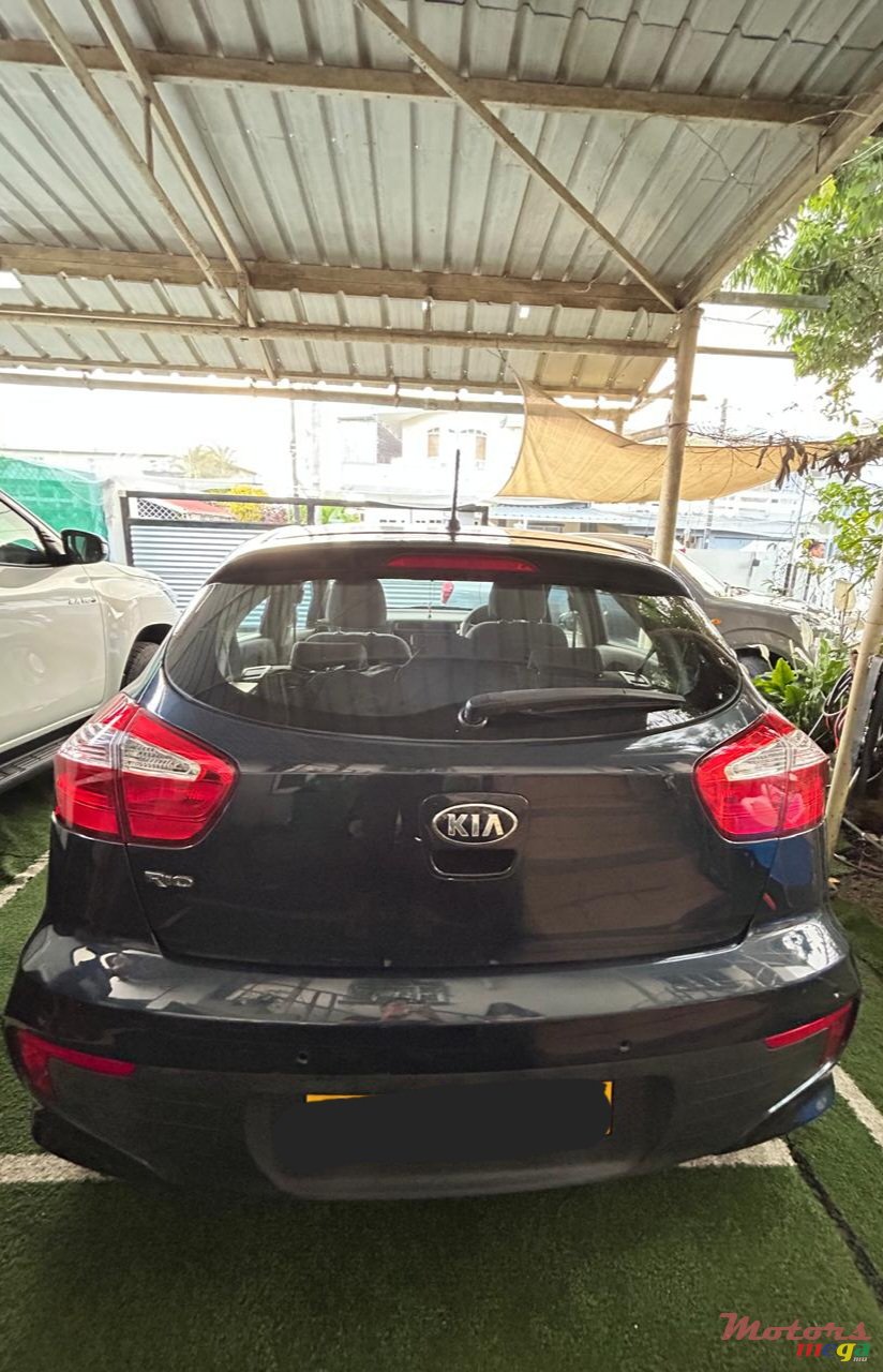 2015' Kia Rio Hatchback photo #2