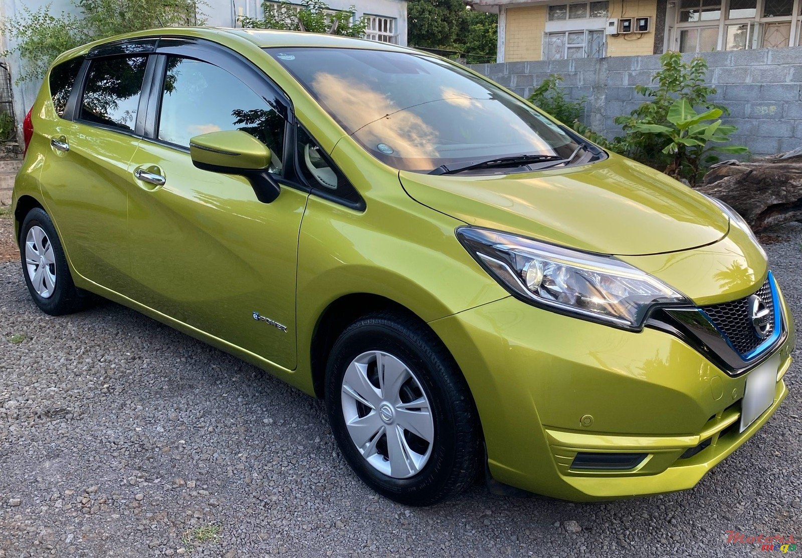 2017' Nissan Note E-Power photo #2