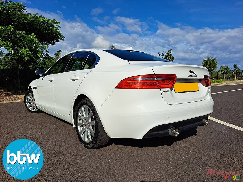 2016' Jaguar XE photo #3