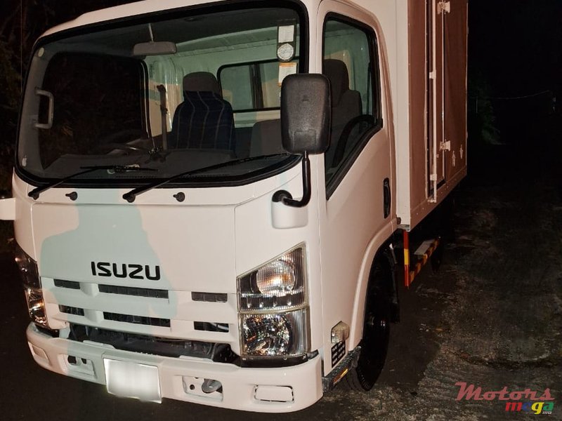 2016' Isuzu photo #1