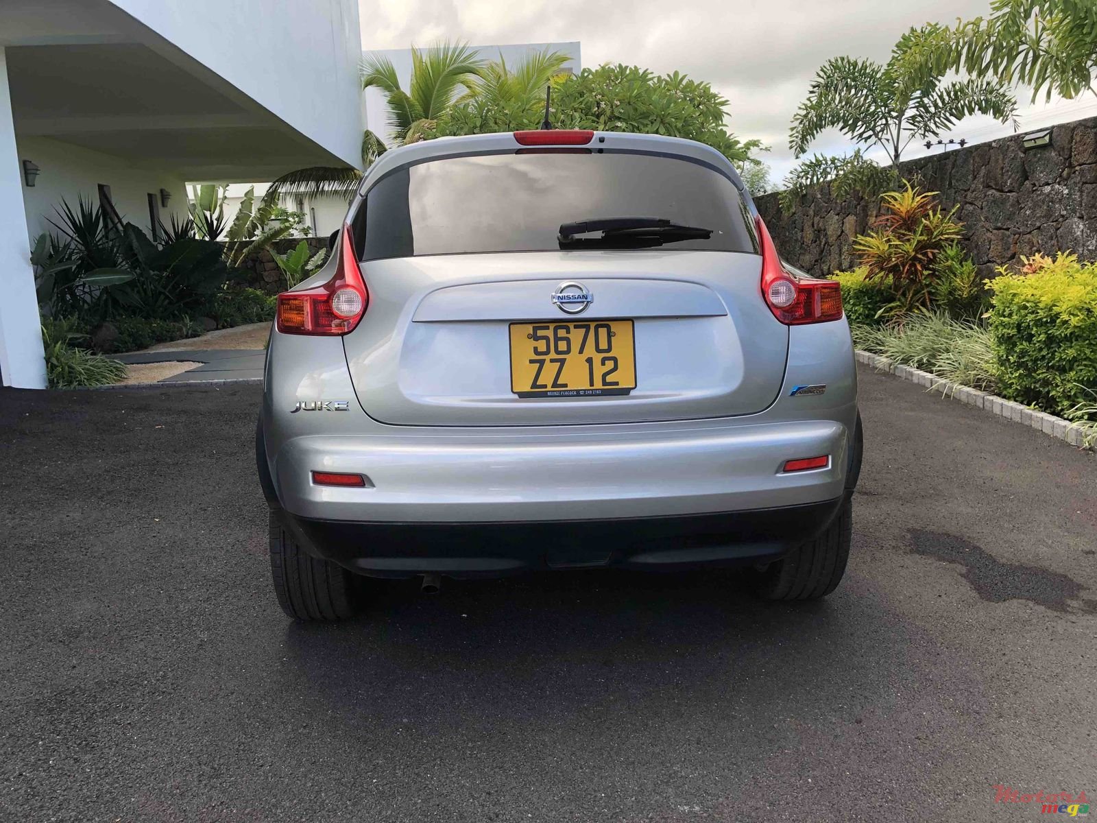 2012' Nissan Juke photo #3