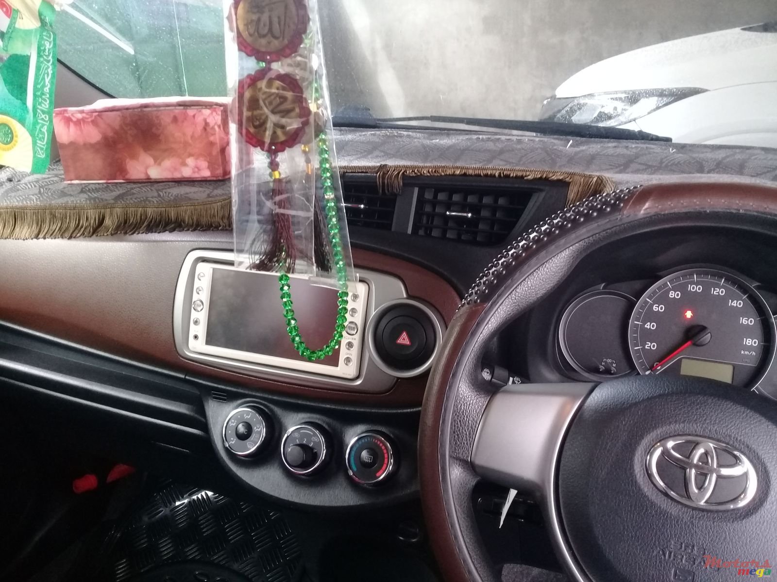 2012' Toyota Vitz Jewela photo #3