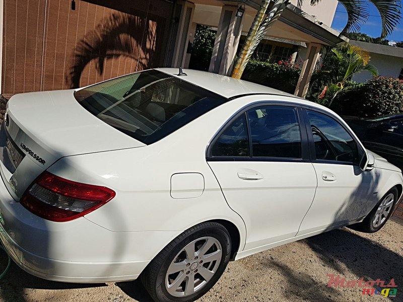 2010' Mercedes-Benz C180 photo #3