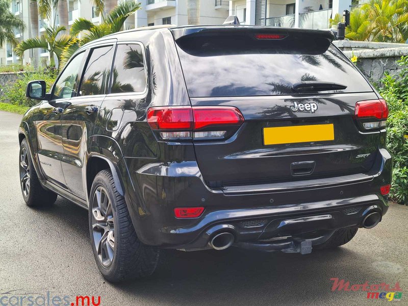 2014' Jeep Grand Cherokee SRT photo #2