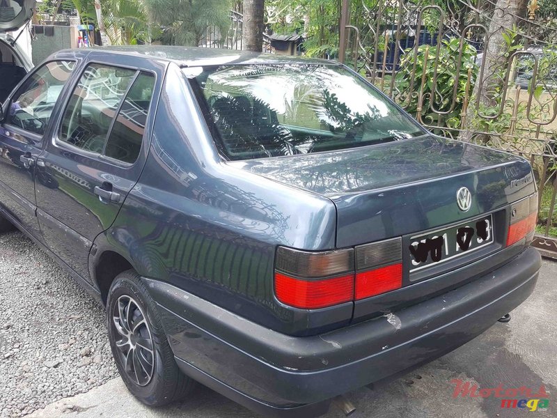 1998' Volkswagen Vento photo #1