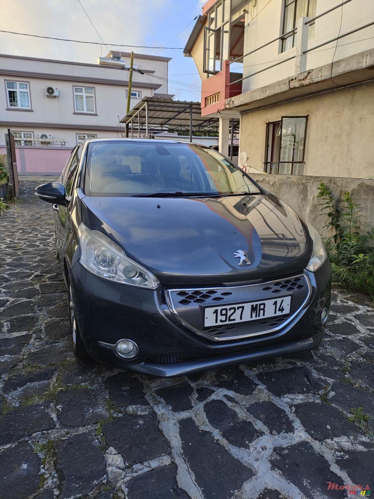 2014' Peugeot 208 photo #1