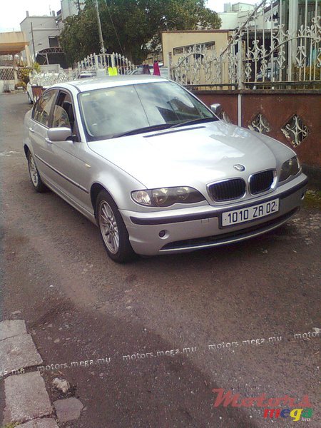 2002' BMW 1 Series 5 Door photo #1