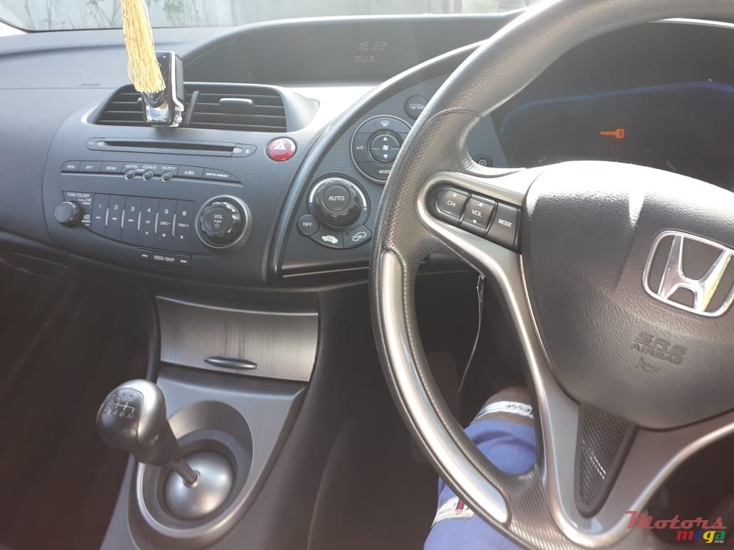 2010' Honda Civic photo #2