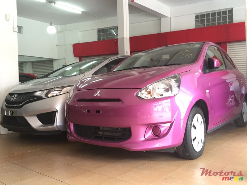 2013' Mitsubishi Mirage photo #1