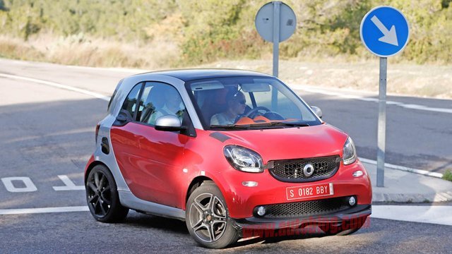 Smart Fortwo Brabus Drops Most of Its Camo
