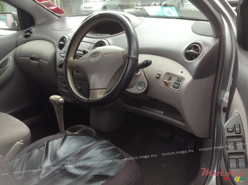 2001' Toyota Platz photo #4