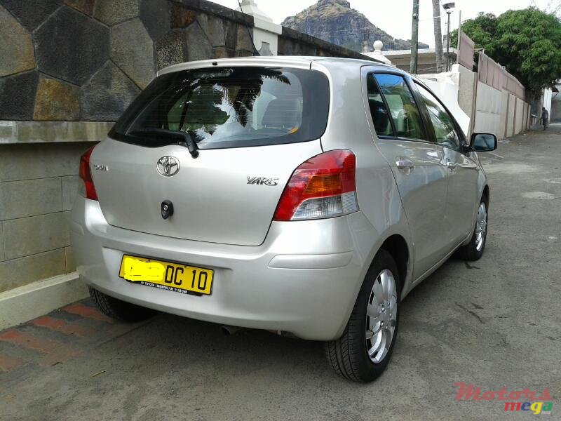 2010' Toyota Yaris photo #4