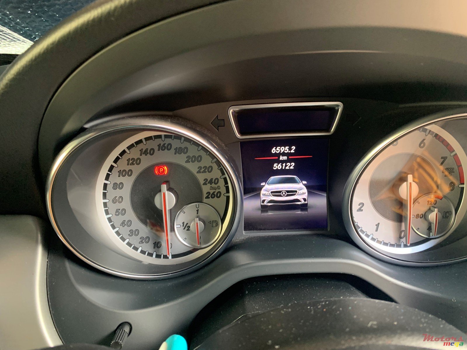 2014' Mercedes-Benz CLA 180 photo #3