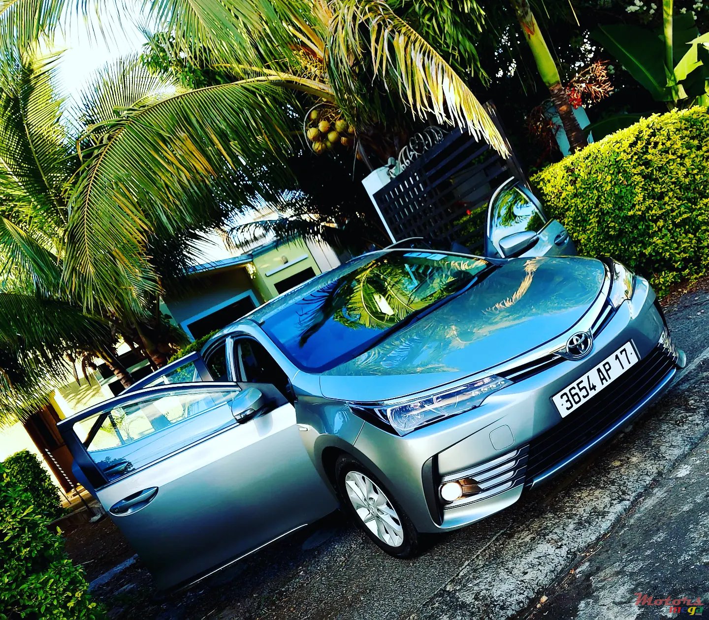 2017' Toyota Corolla Dorigine AUTOMATIC photo #4