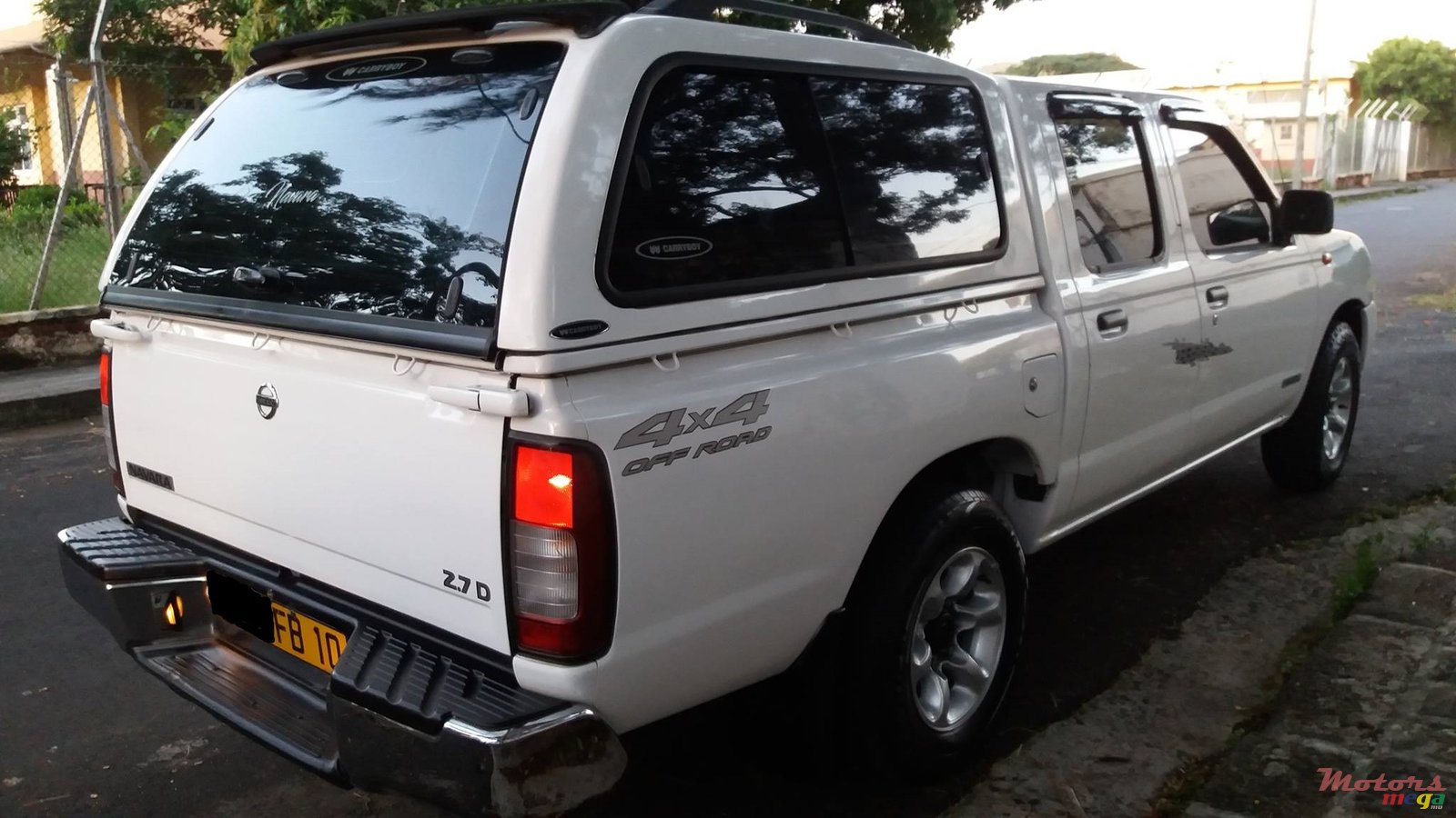2010' Nissan Navara photo #2