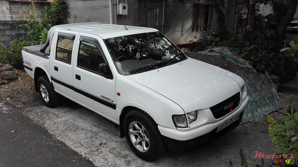 2001' Isuzu KB Series photo #1