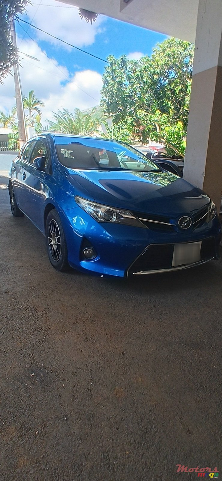 2014' Toyota Auris photo #1