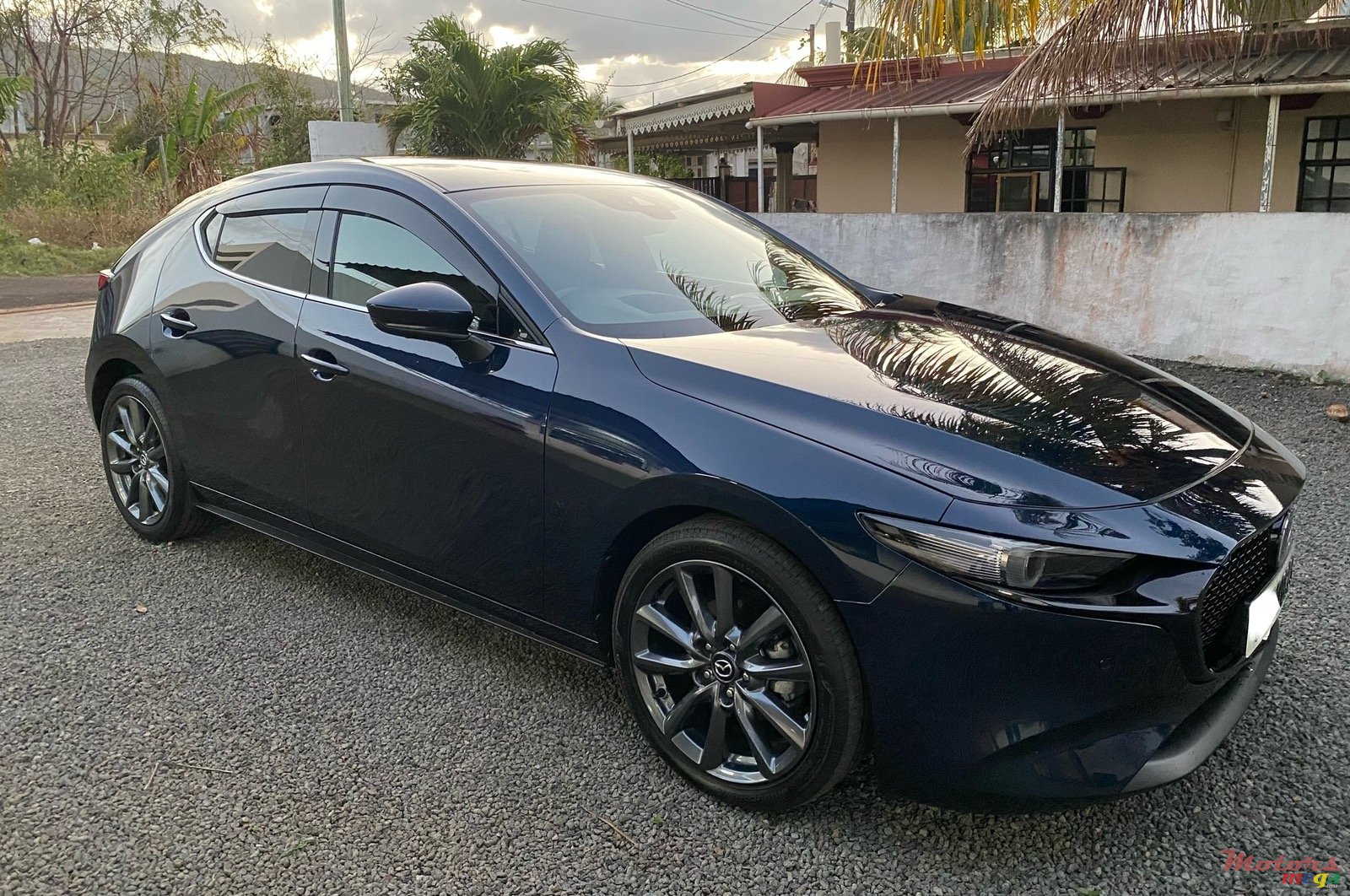 2023' Mazda 3 SykActiv High-Plus photo #2