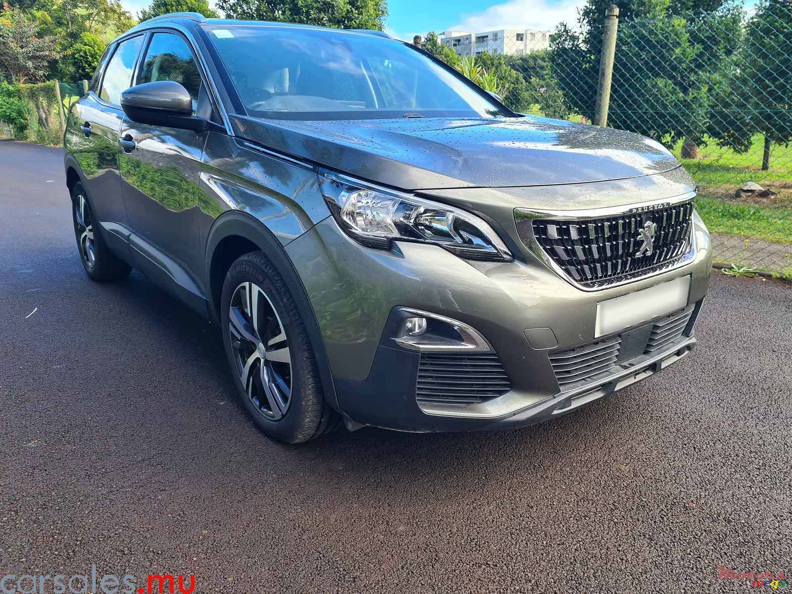 2020' Peugeot 3008 1.2 Puretech photo #2
