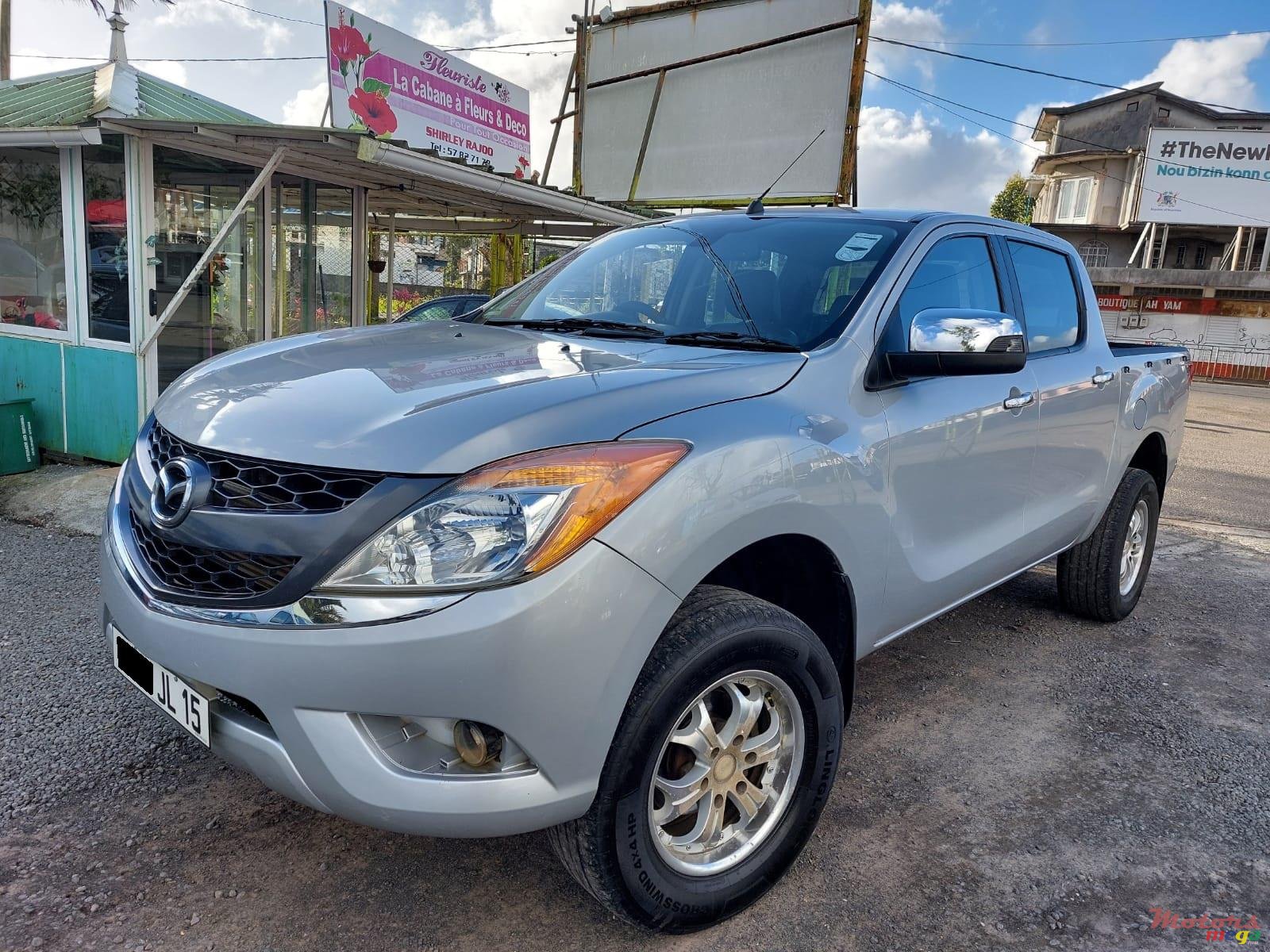 2015' Mazda BT-50 photo #1