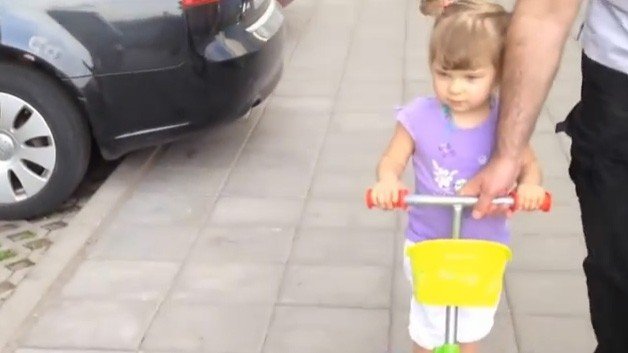 Adorable Russian Toddler Knows Her Cars
