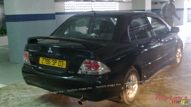 2003' Mitsubishi Lancer GLX photo #2