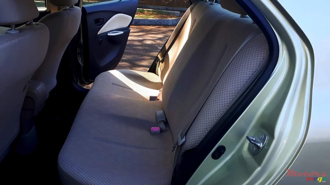 2006' Toyota Belta photo #6