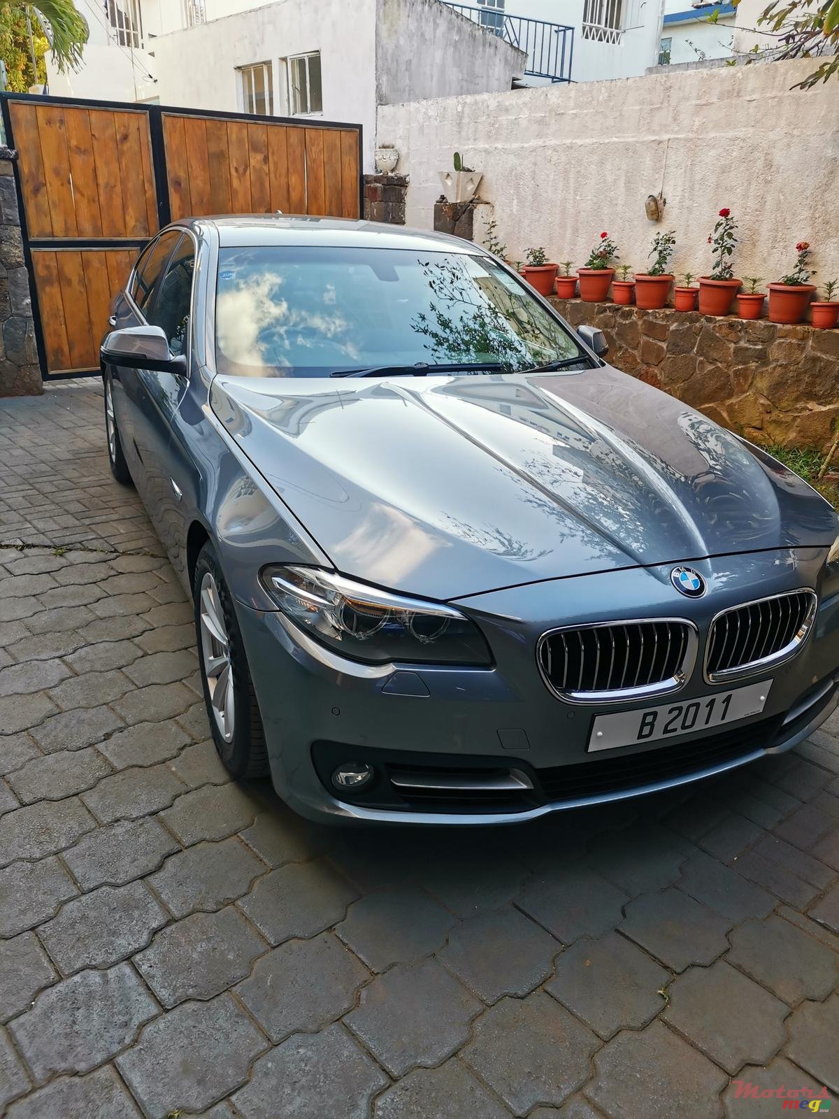 2015' BMW 520 photo #2