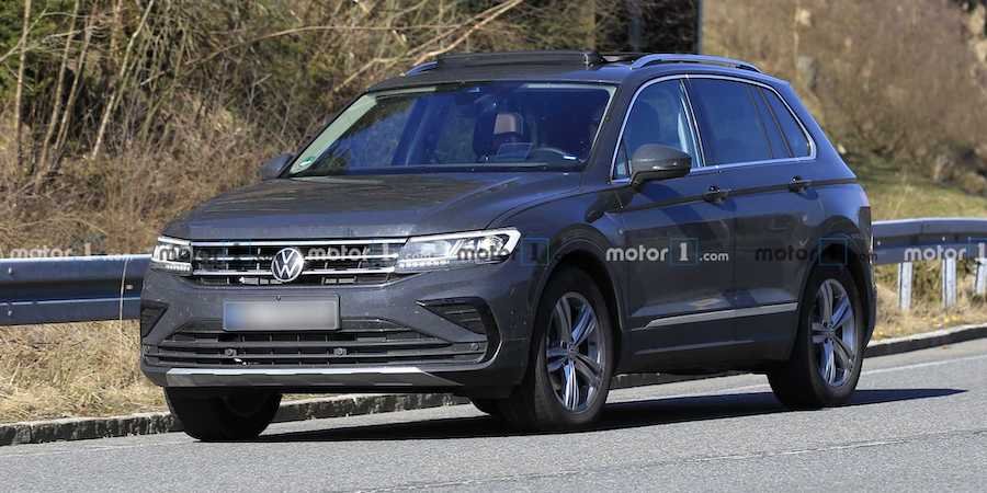 2021 Volkswagen Tiguan Facelift Spied Not Hiding Much