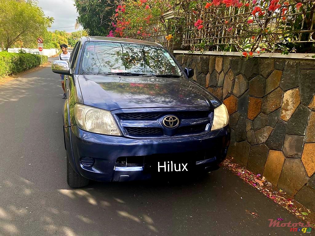 2006' Toyota Hilux any photo #3