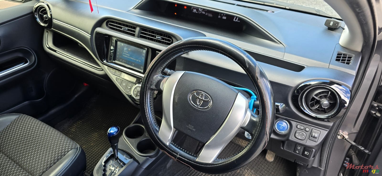 2016' Toyota Aqua photo #6