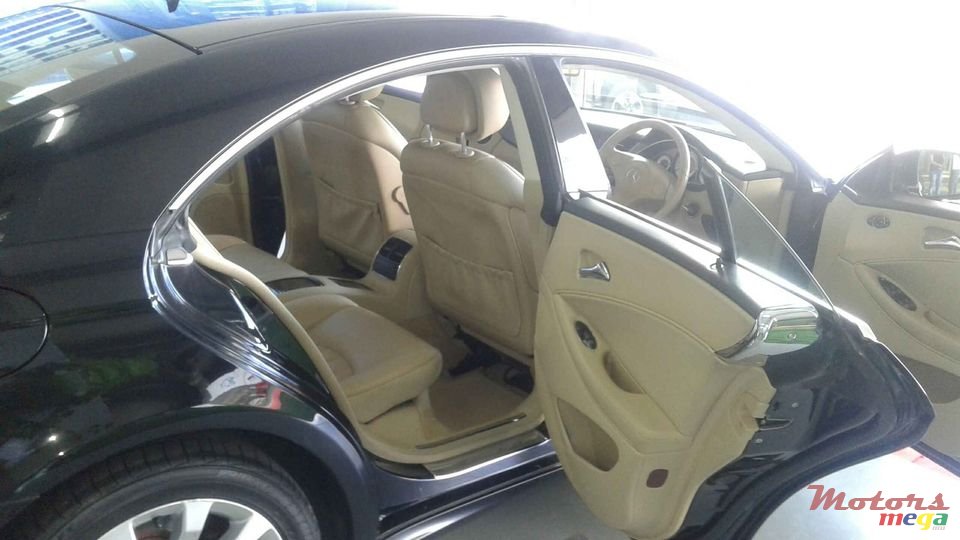 2009' Mercedes-Benz CLS 350 photo #3