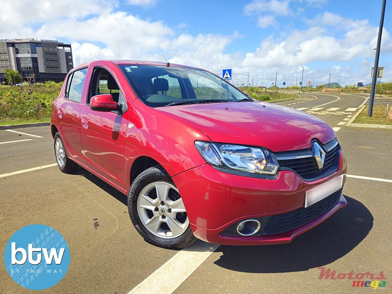 2015' Renault Sandero photo #1