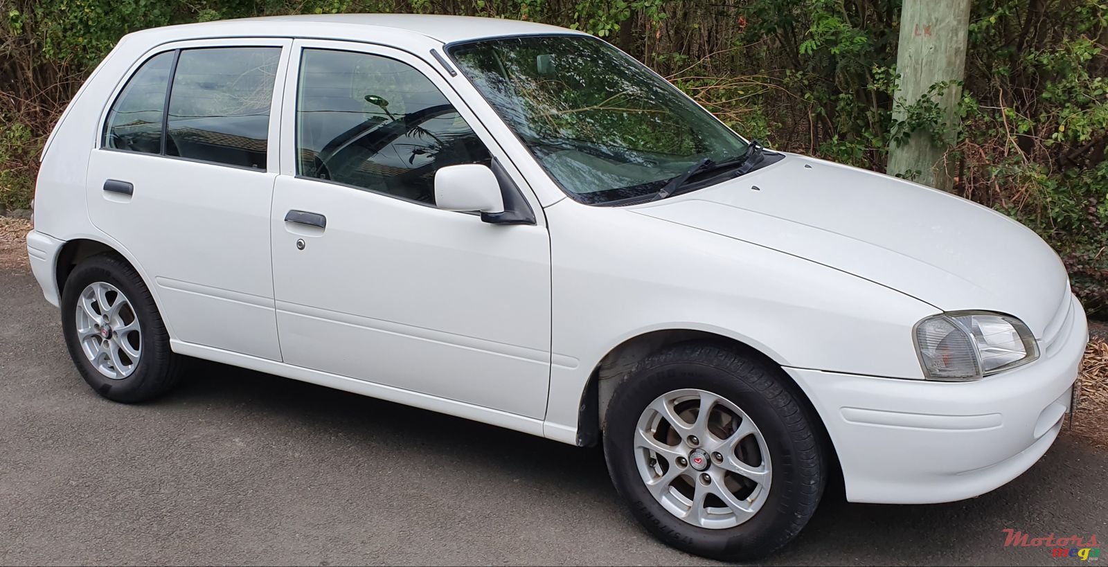 1998' Toyota Starlet reflet photo #7