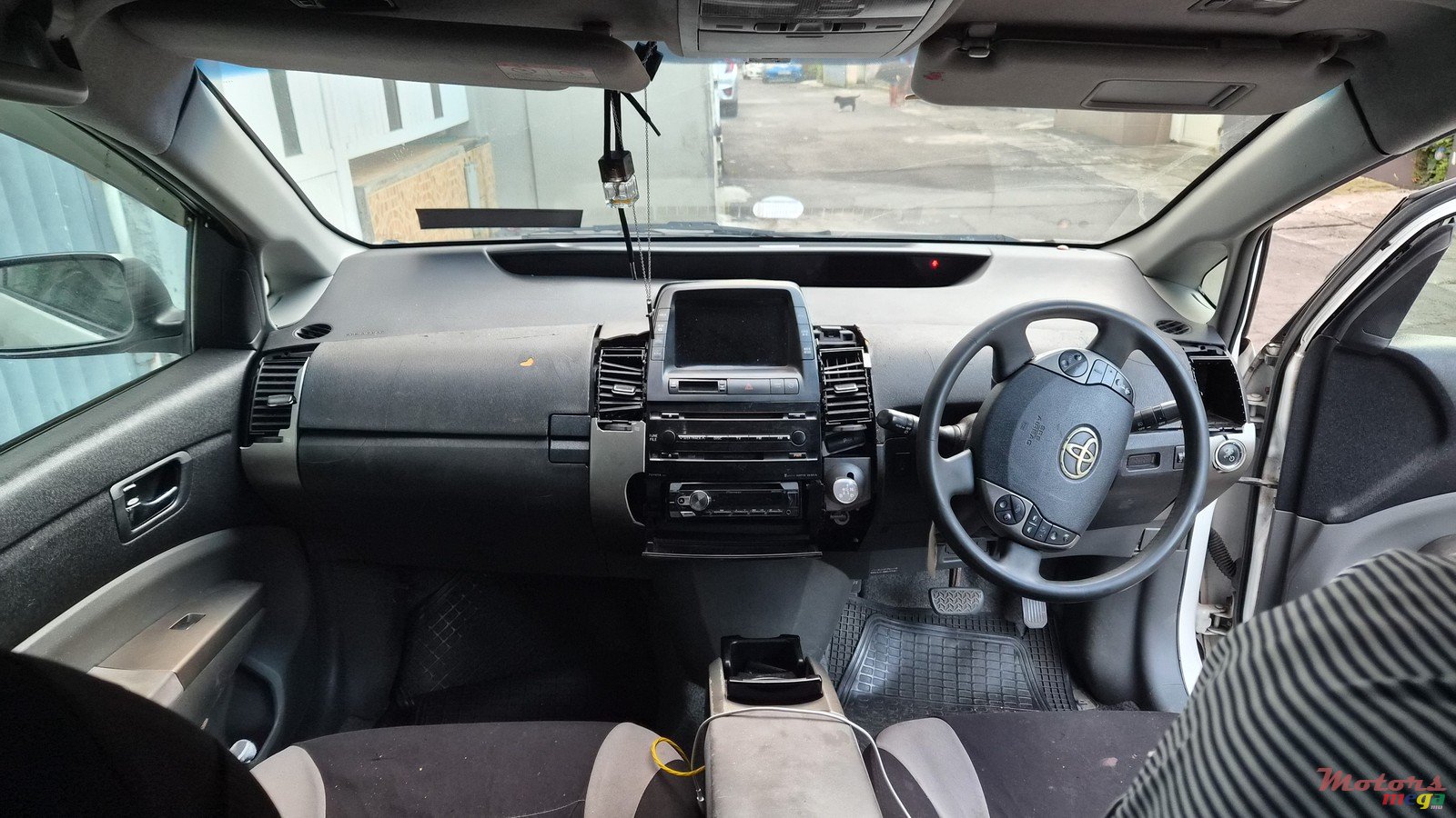 2008' Toyota Prius photo #5