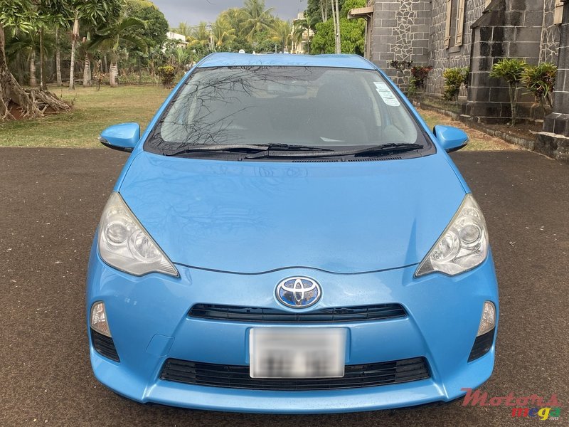 2012' Toyota Aqua Hybrid photo #1