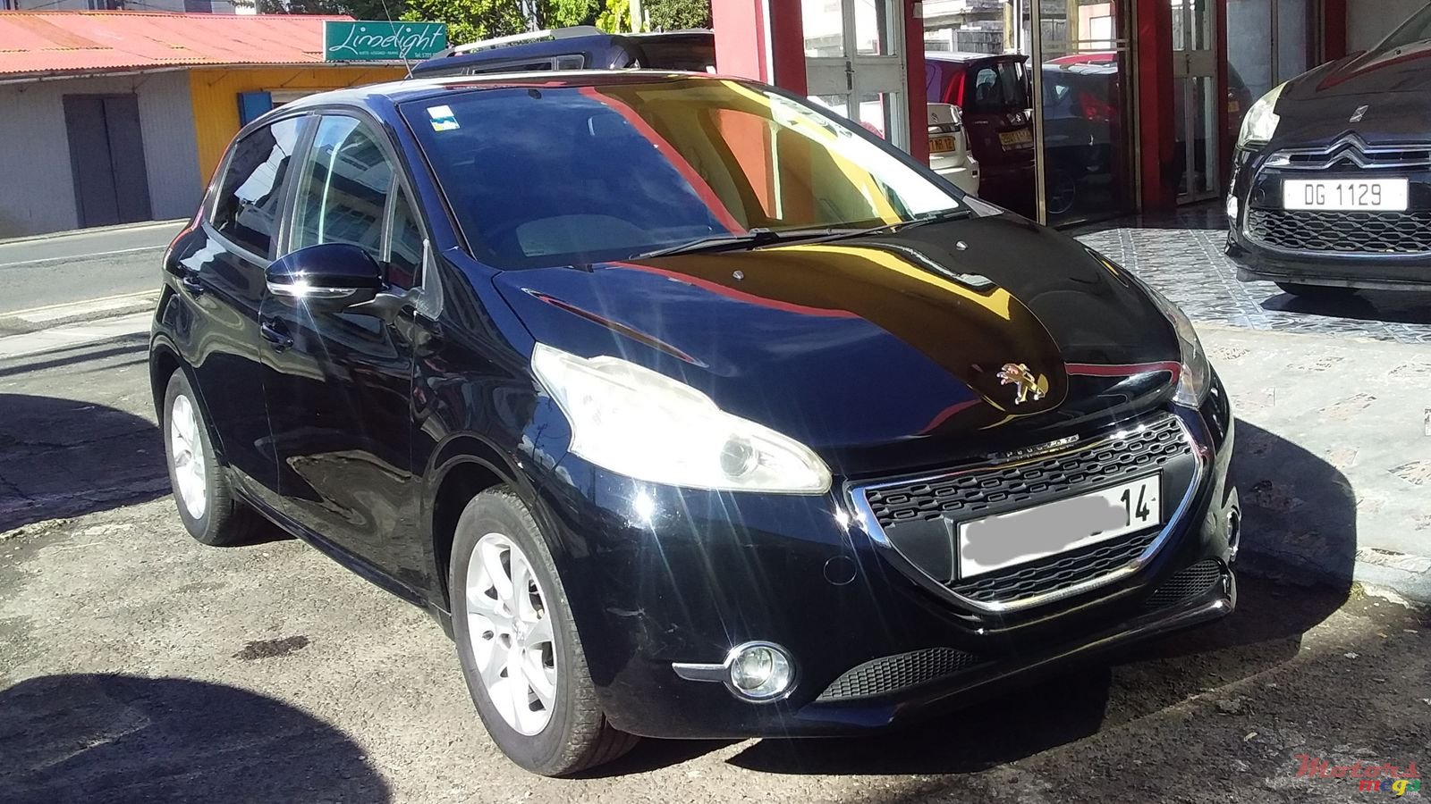 2014' Peugeot 208 photo #1