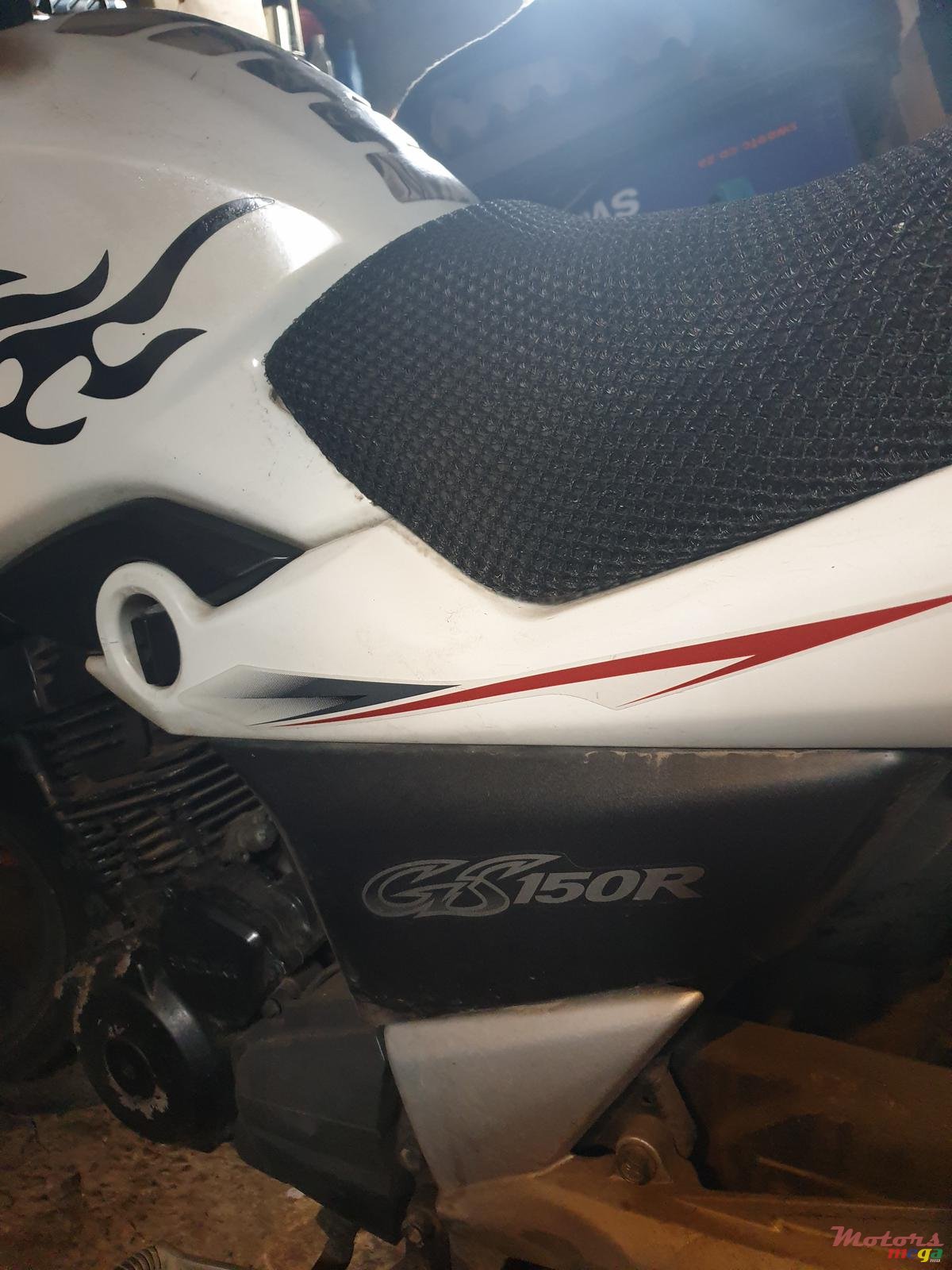 2015' Suzuki GS150R photo #1