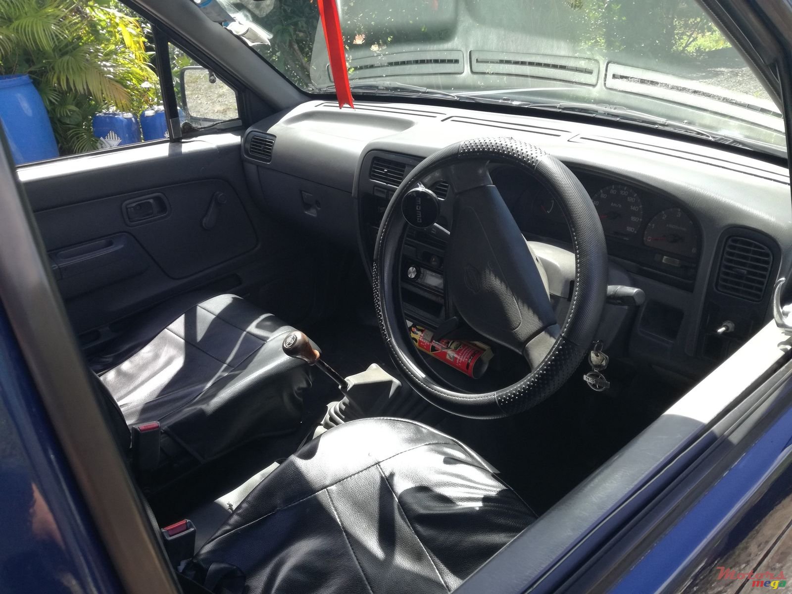 1997' Nissan Navara photo #2