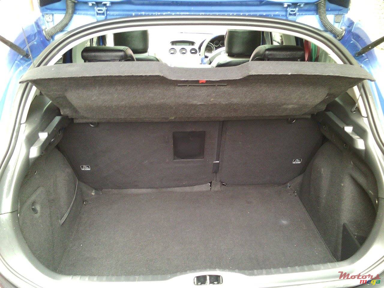 2008' Peugeot 308 photo #7