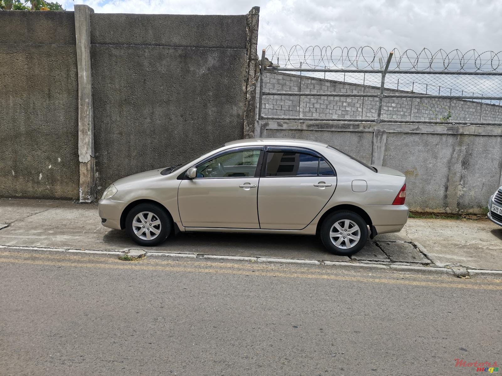2002' Toyota Corolla photo #1