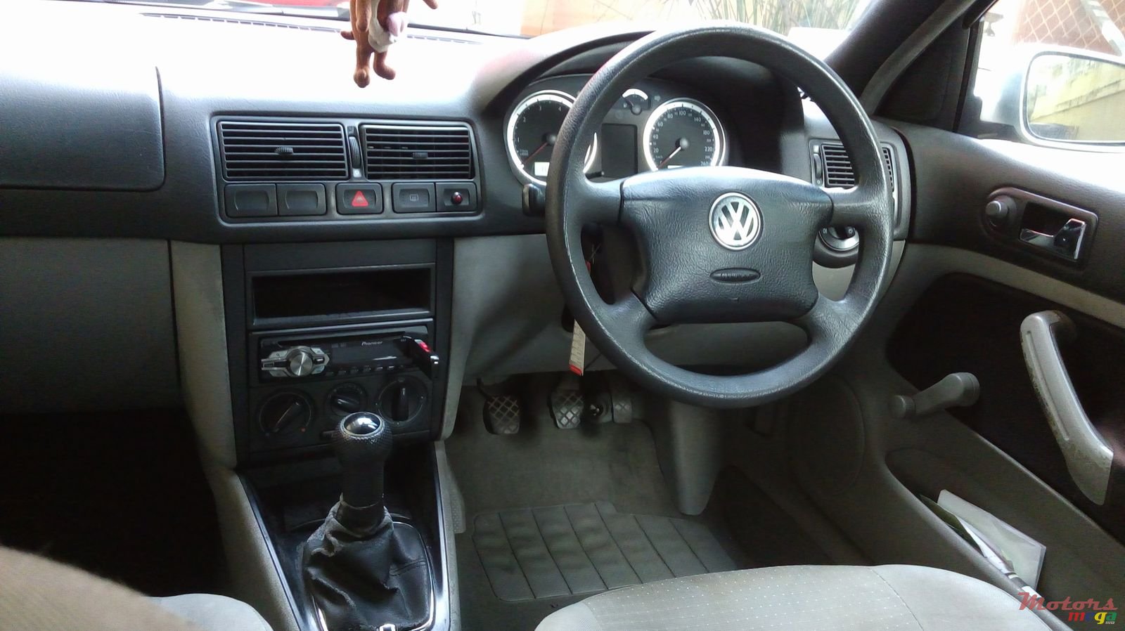 2007' Volkswagen Golf photo #6