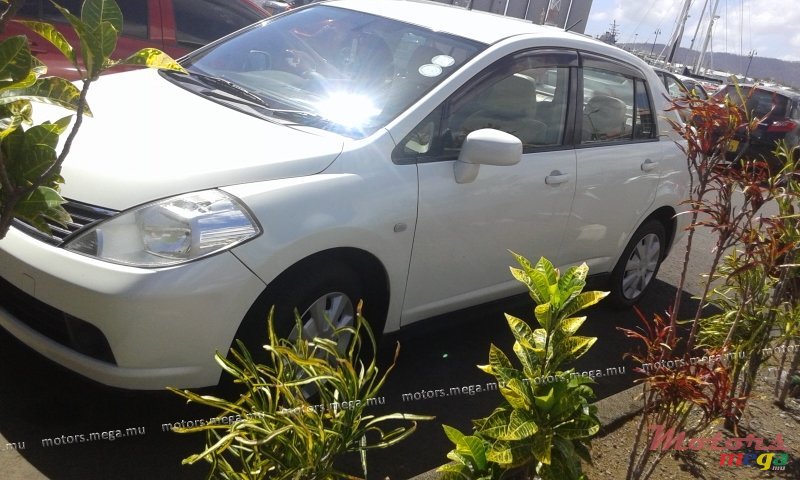 2005' Nissan Latio photo #1