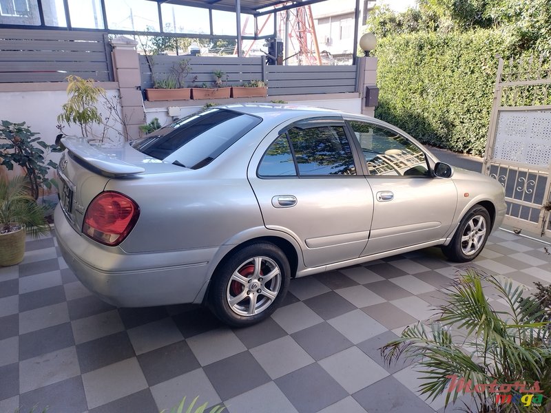 2005' Nissan Sunny photo #2